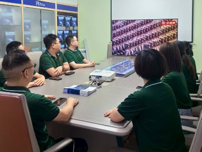 兆麟公司組織全體員工觀看閱兵式，激發(fā)愛(ài)國(guó)情懷與奮進(jìn)動(dòng)力